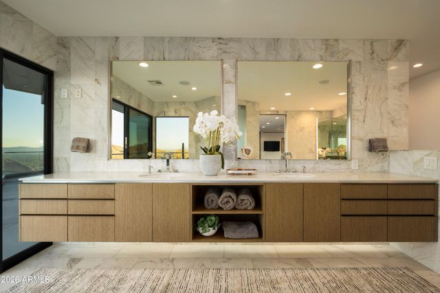 7701 N SILVERCREST Way, Paradise Valley, AZ 85253