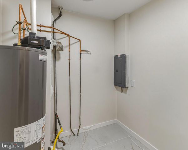1025 MONMOUTH RD, Woodbury, NJ 08096