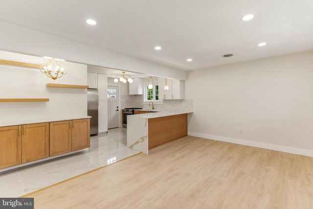 1025 MONMOUTH RD, Woodbury, NJ 08096