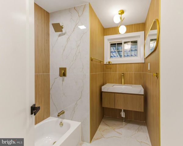 1025 MONMOUTH RD, Woodbury, NJ 08096