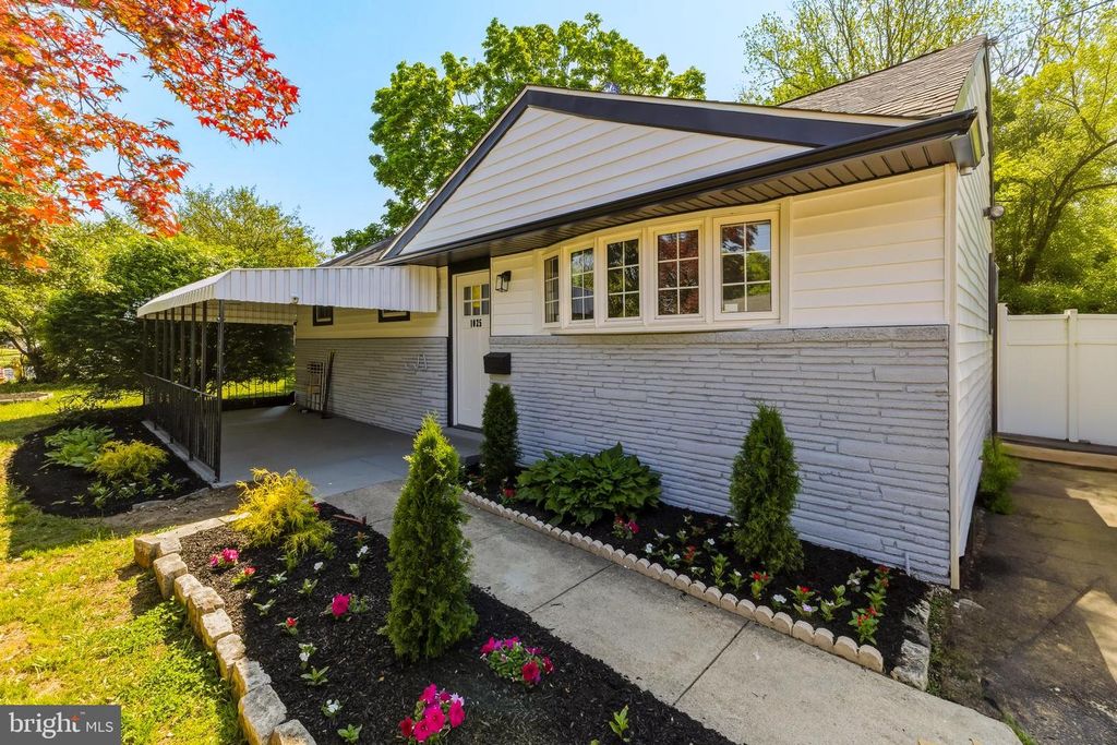 1025 MONMOUTH RD, Woodbury, NJ 08096
