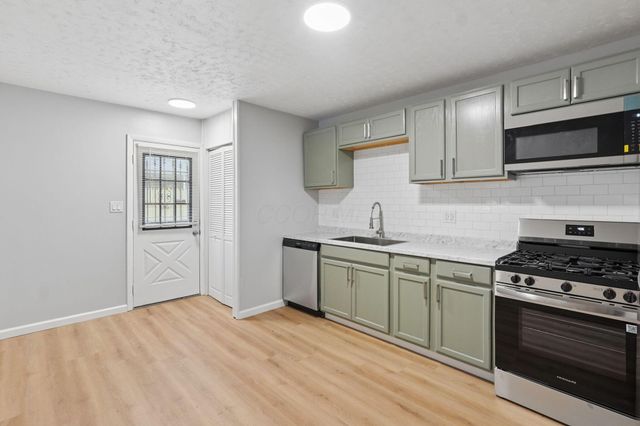 3032 Fairwood Avenue, Columbus, OH 43207