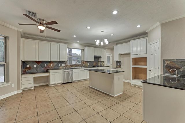 2311 Legends Peak Drive, Spring, TX 77386