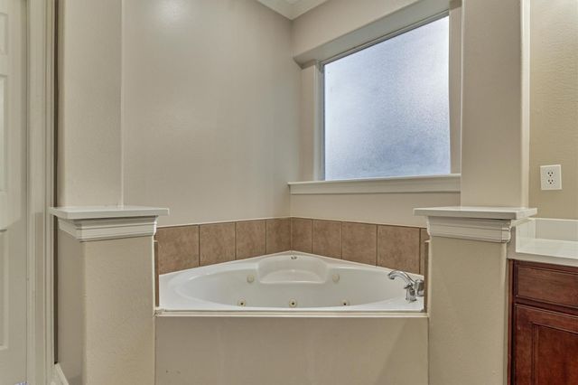 2311 Legends Peak Drive, Spring, TX 77386