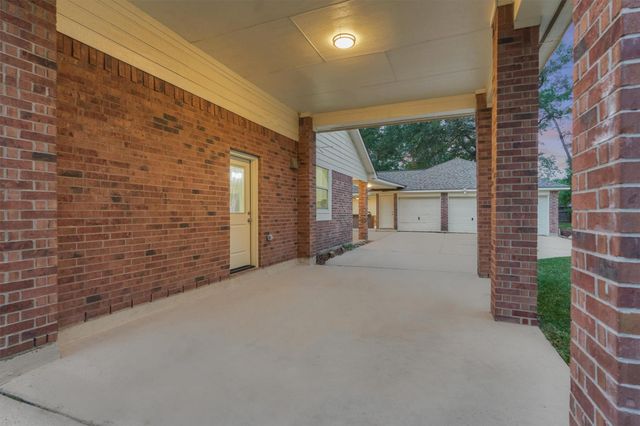 2311 Legends Peak Drive, Spring, TX 77386