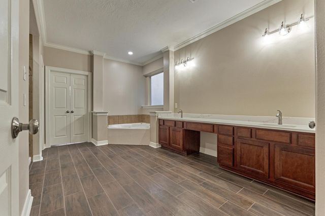 2311 Legends Peak Drive, Spring, TX 77386