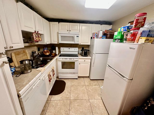1505 CRESCENT Circle A12, Lake Park, FL 33403