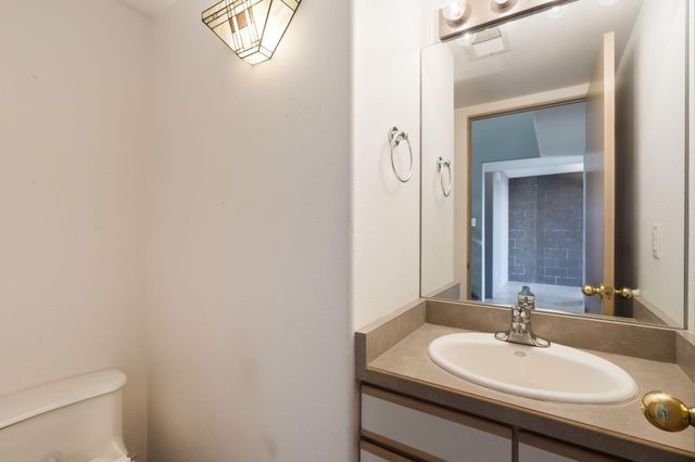 4103 Bay Court NE, Albuquerque, NM 87111