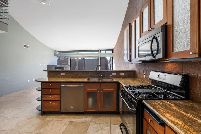 4103 Bay Court NE, Albuquerque, NM 87111