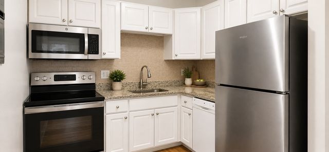 416 Belgrade Ave 46, Boston, MA 02132