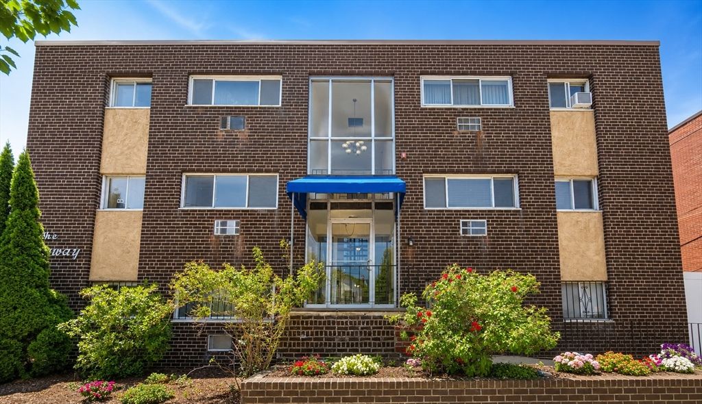 416 Belgrade Ave 46, Boston, MA 02132