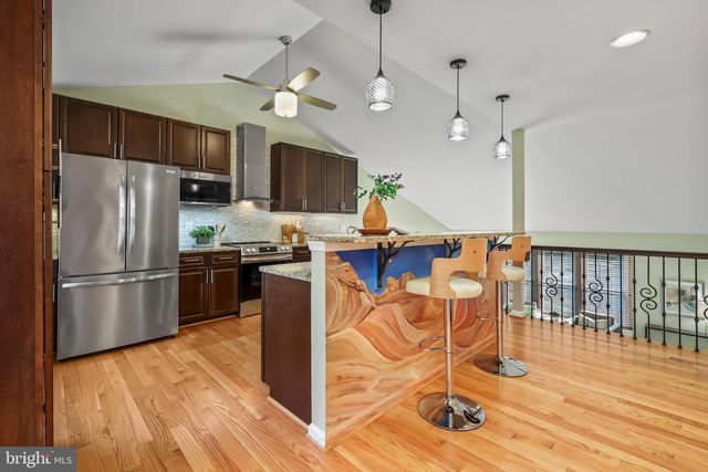 7580 WOODSTOWN DR, Springfield, VA 22153