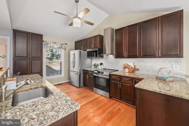 7580 WOODSTOWN DR, Springfield, VA 22153