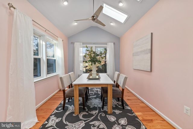 7580 WOODSTOWN DR, Springfield, VA 22153