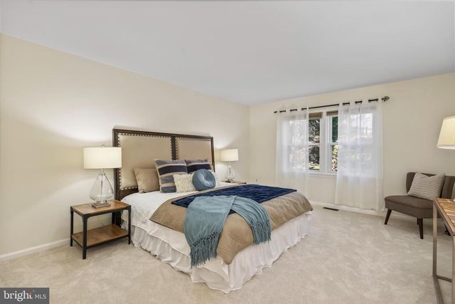 7580 WOODSTOWN DR, Springfield, VA 22153