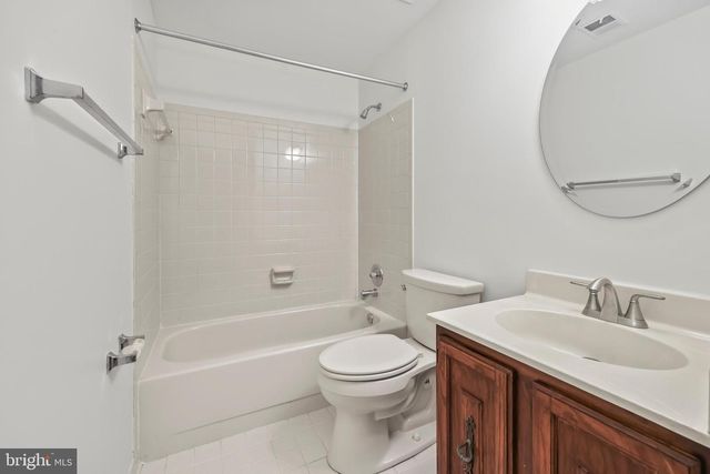 7580 WOODSTOWN DR, Springfield, VA 22153