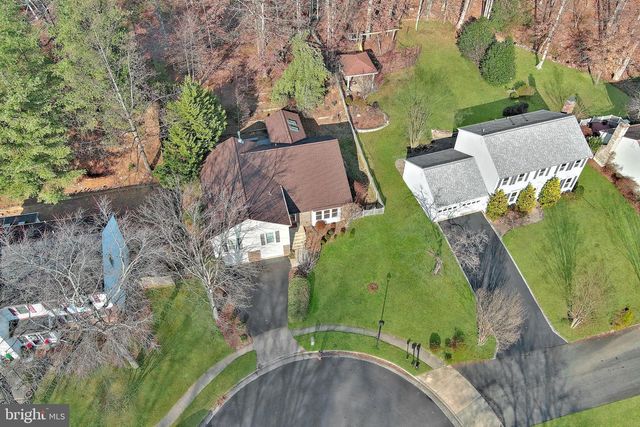 7580 WOODSTOWN DR, Springfield, VA 22153