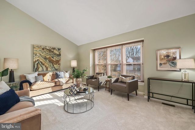 7580 WOODSTOWN DR, Springfield, VA 22153