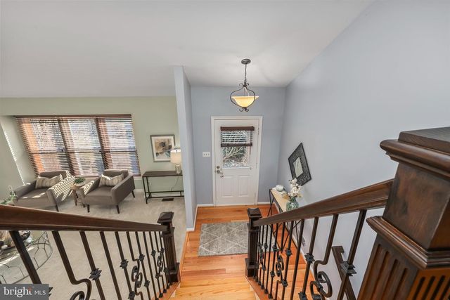 7580 WOODSTOWN DR, Springfield, VA 22153