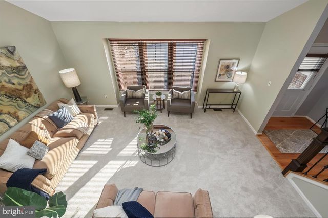 7580 WOODSTOWN DR, Springfield, VA 22153