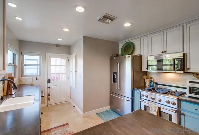 5438 Gilbert Dr A, San Diego, CA 92115