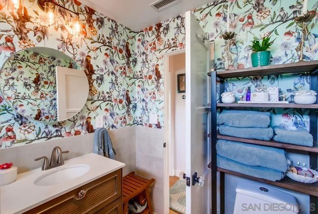 5438 Gilbert Dr A, San Diego, CA 92115