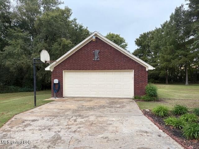 129 Keestone Drive, Senatobia, MS 38668