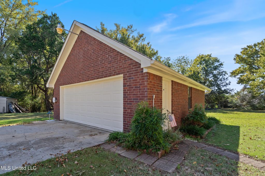 129 Keestone Drive, Senatobia, MS 38668 — photo 4