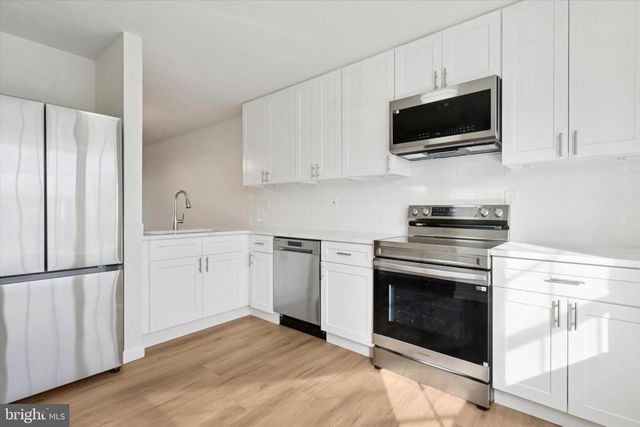 110 HAWK DR, Newark, DE 19702