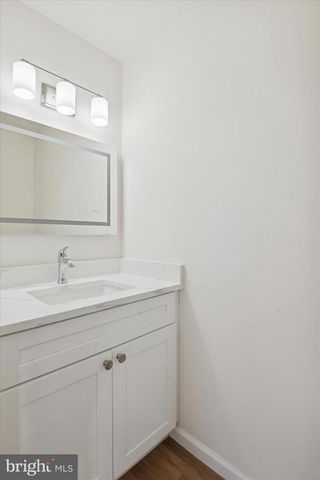 110 HAWK DR, Newark, DE 19702