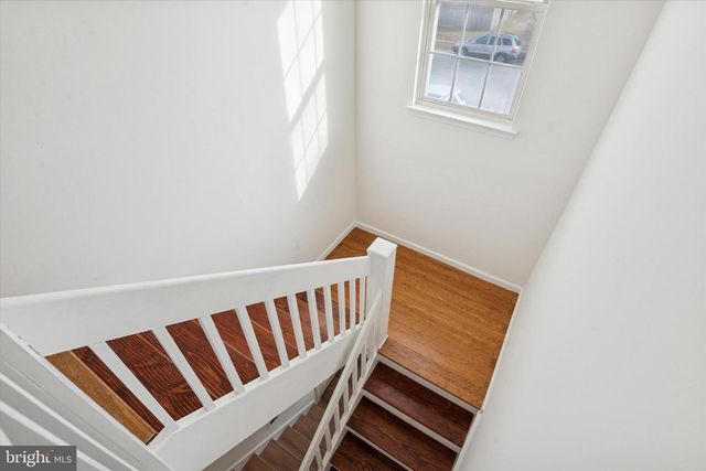 110 HAWK DR, Newark, DE 19702