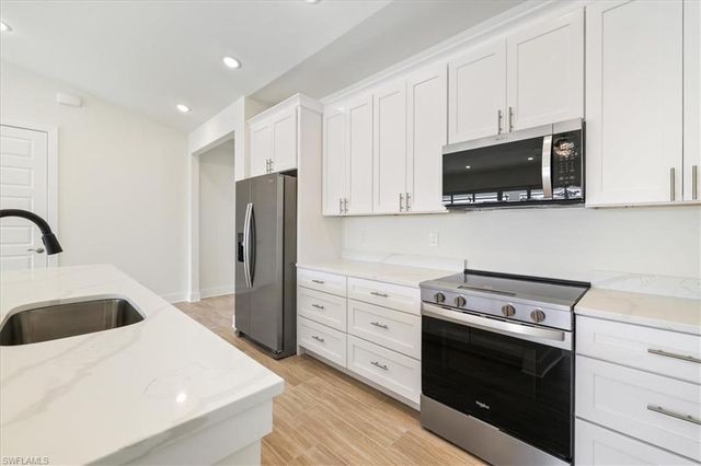 932 SW 36th TER, Cape Coral, FL 33914