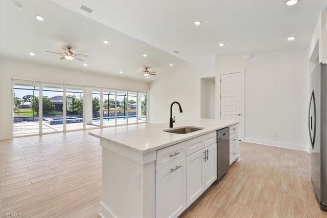 932 SW 36th TER, Cape Coral, FL 33914