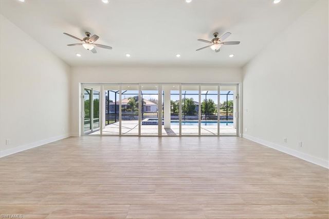 932 SW 36th TER, Cape Coral, FL 33914