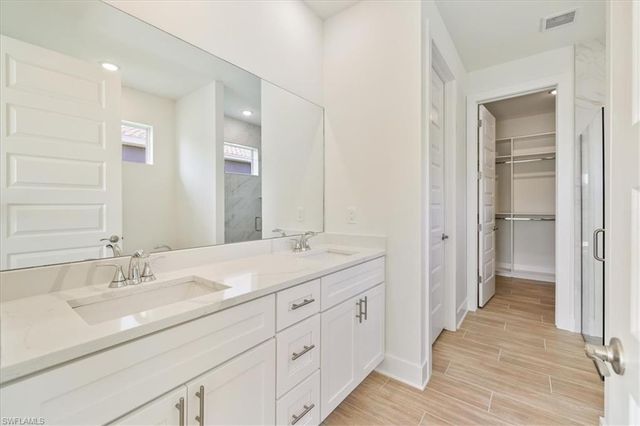 932 SW 36th TER, Cape Coral, FL 33914