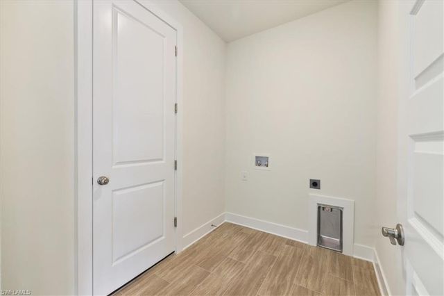 932 SW 36th TER, Cape Coral, FL 33914