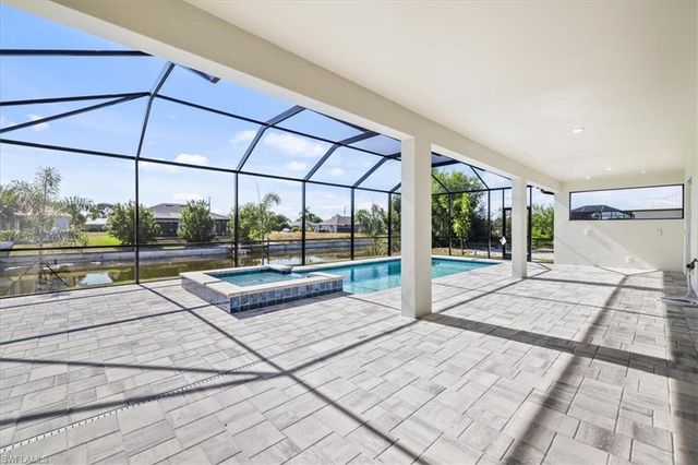 932 SW 36th TER, Cape Coral, FL 33914