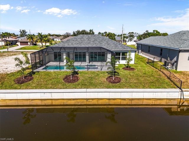 932 SW 36th TER, Cape Coral, FL 33914
