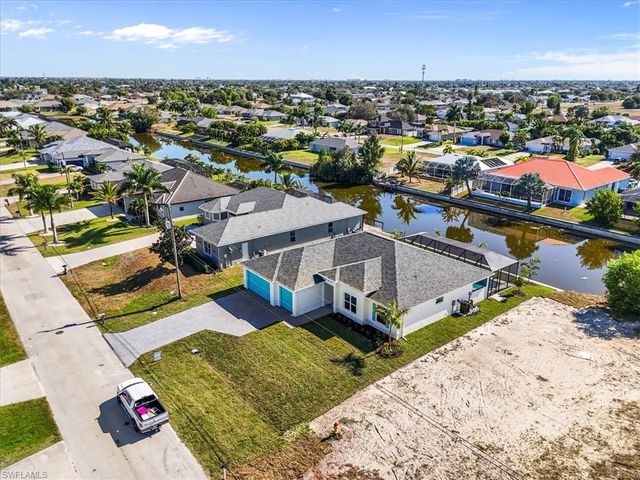 932 SW 36th TER, Cape Coral, FL 33914