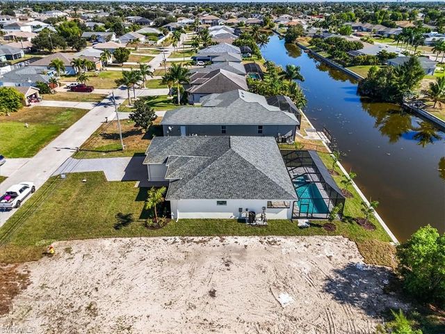 932 SW 36th TER, Cape Coral, FL 33914