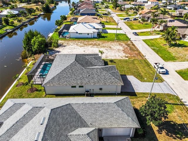932 SW 36th TER, Cape Coral, FL 33914
