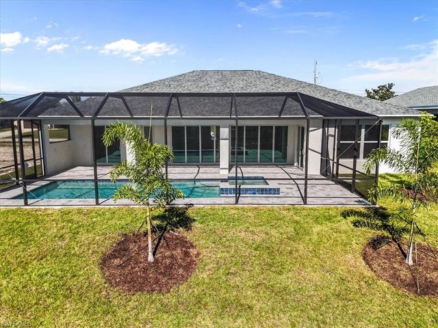 932 SW 36th TER, Cape Coral, FL 33914