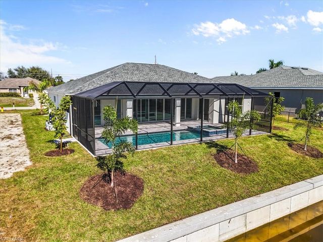 932 SW 36th TER, Cape Coral, FL 33914