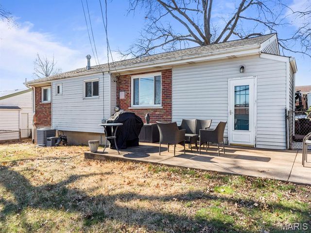 4343 Kay Lane, St Louis, MO 63123