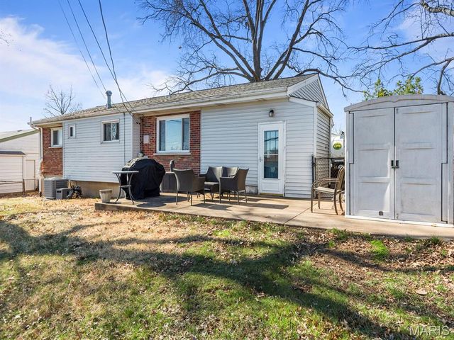 4343 Kay Lane, St Louis, MO 63123