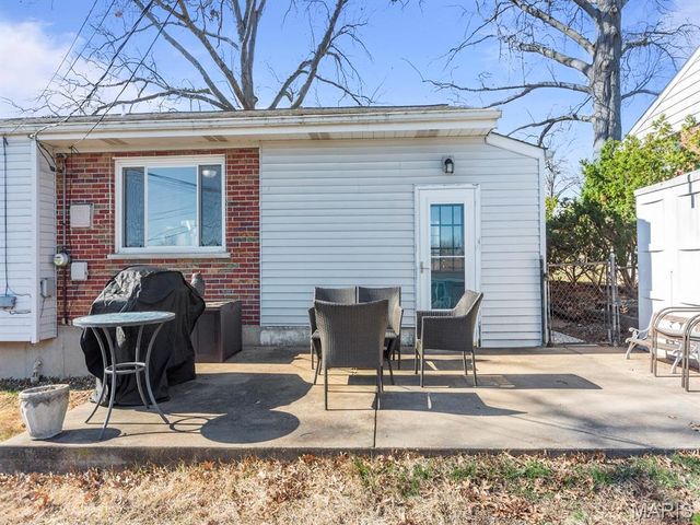 4343 Kay Lane, St Louis, MO 63123