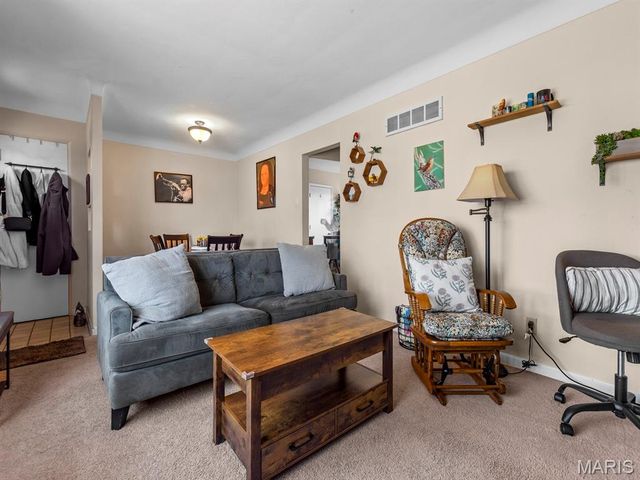 4343 Kay Lane, St Louis, MO 63123