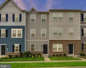 406 17TH AVE #HS 216, Ranson, WV 25438