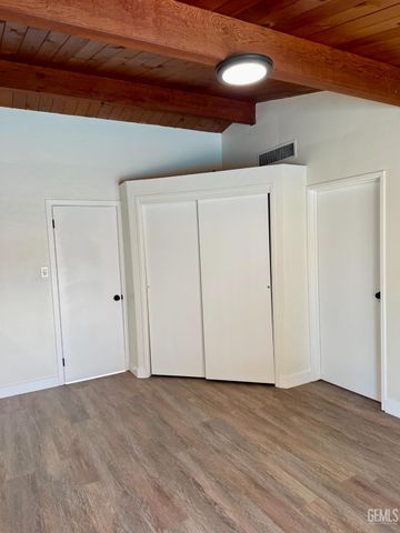 2800 Blade Avenue, Bakersfield, CA 93306