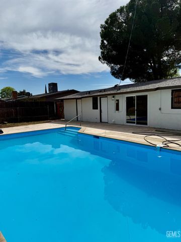 2800 Blade Avenue, Bakersfield, CA 93306